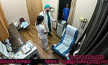L'infermiera Aria Nicole umilia Genesis durante il primo esame ginecologico in ospedale