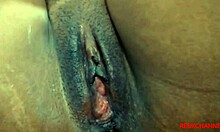 Futai anal și ejaculare cu un cocoș negru mare în acest videoclip HD