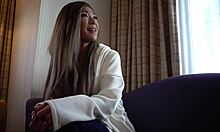Japonská manželka sa necháva ošukať svojím priateľom v domácom videu